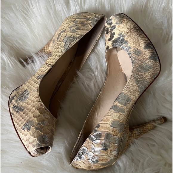 Joan & David Snakeskin heels - Picture 1 of 3